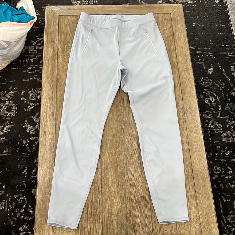 ALO Yoga Gray Sweatpants Tapered Fit